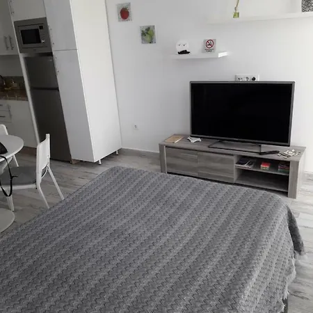 Island Village Apartment *
